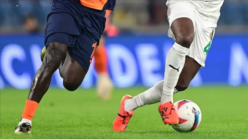 Başakşehir İlk İç Sahada Galibiyet Peşinde: Alanyaspor Karşısına Çıkıyor