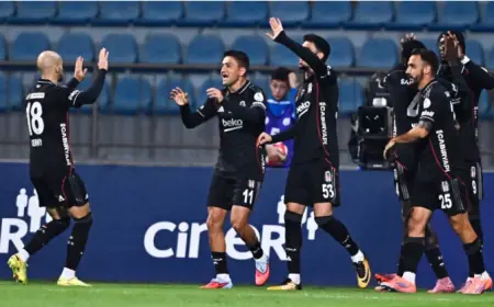 Beşiktaş’ın Antalyaspor Zaferi Spor Yazarlarının Gözünden: “İlk Yarı Mükemmel, İkinci Yarı Tartışmalı”